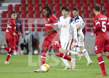 2020-10-29 - Dieumerci Mbokani of Antwerp, Heung-Min Son of Tottenham during the UEFA Europa League, Group Stage, Group J football match between Royal Antwerp and Tottenham Hotspur on October 29, 2020 at Bosuilstadion in Antwerp, Belgium - Photo Jean Catuffe / DPPI - ROYAL ANTWERP VS TOTTENHAM HOTSPUR - UEFA EUROPA LEAGUE - SOCCER