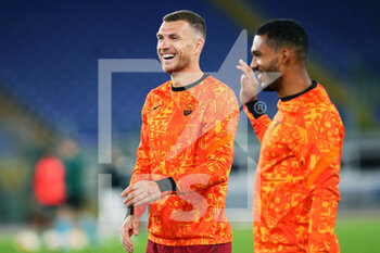 2020-11-05 - Edin Dzeko (L) and Juan Jesus of Roma laugh at each other during warm up before the UEFA Europa League, Group Stage, Group A football match between AS Roma and CFR Cluj on November 5, 2020 at Stadio Olimpico in Rome, Italy - Photo Federico Proietti / DPPI - AS ROMA VS CFR CLUJ - UEFA EUROPA LEAGUE - SOCCER
