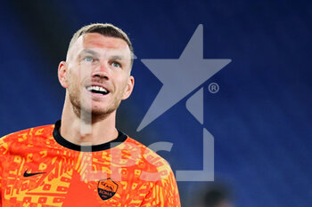 2020-11-05 - Edin Dzeko of Roma smiles during warm up before the UEFA Europa League, Group Stage, Group A football match between AS Roma and CFR Cluj on November 5, 2020 at Stadio Olimpico in Rome, Italy - Photo Federico Proietti / DPPI - AS ROMA VS CFR CLUJ - UEFA EUROPA LEAGUE - SOCCER