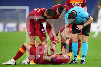 2020-11-05 - Roger Ibanez of Roma reacts on the ground after a collide with Leonardo Spinazzola during the UEFA Europa League, Group Stage, Group A football match between AS Roma and CFR Cluj on November 5, 2020 at Stadio Olimpico in Rome, Italy - Photo Federico Proietti / DPPI - AS ROMA VS CFR CLUJ - UEFA EUROPA LEAGUE - SOCCER