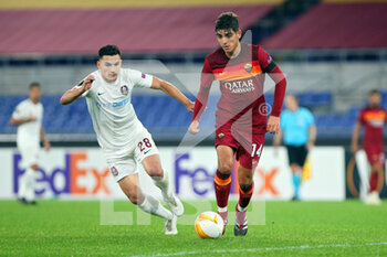 2020-11-05 - Ovidiu Hoban of Cluj (L) and Gonzalo Villar of Roma in action during the UEFA Europa League, Group Stage, Group A football match between AS Roma and CFR Cluj on November 5, 2020 at Stadio Olimpico in Rome, Italy - Photo Federico Proietti / DPPI - AS ROMA VS CFR CLUJ - UEFA EUROPA LEAGUE - SOCCER