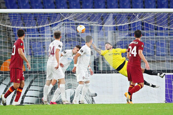 2020-11-05 - Roger Ibanez of Roma scores 2-0 goal during the UEFA Europa League, Group Stage, Group A football match between AS Roma and CFR Cluj on November 5, 2020 at Stadio Olimpico in Rome, Italy - Photo Federico Proietti / DPPI - AS ROMA VS CFR CLUJ - UEFA EUROPA LEAGUE - SOCCER