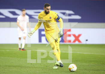 2020-11-26 - Goalkeeper of AC Milan Gianluigi Donnarumma during the UEFA Europa League, Group H football match between Lille OSC and AC Milan on November 26, 2020 at Pierre Mauroy stadium in Villeneuve-d'Ascq near Lille, France - Photo Jean Catuffe / DPPI - LILLE OSC VS AC MILAN - UEFA EUROPA LEAGUE - SOCCER