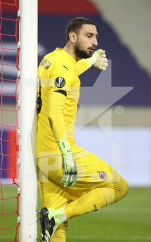 2020-11-26 - Goalkeeper of AC Milan Gianluigi Donnarumma during the UEFA Europa League, Group H football match between Lille OSC and AC Milan on November 26, 2020 at Pierre Mauroy stadium in Villeneuve-d'Ascq near Lille, France - Photo Jean Catuffe / DPPI - LILLE OSC VS AC MILAN - UEFA EUROPA LEAGUE - SOCCER