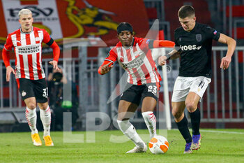 2020-11-26 - Noni Madueke of PSV, Christos Tzolis of PAOK during the UEFA Europa League, Group E football match between PSV and PAOK on november 26, 2020 at Philips Stadion in Eindhoven, Netherlands - Photo Perry vd Leuvert / Orange Pictures / DPPI - PSV VS PAOK - UEFA EUROPA LEAGUE - SOCCER