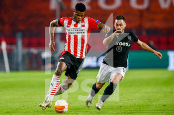2020-11-26 - Denzel Dumfries of PSV, Andrija Zivkovic of PAOK during the UEFA Europa League, Group E football match between PSV and PAOK on november 26, 2020 at Philips Stadion in Eindhoven, Netherlands - Photo Perry vd Leuvert / Orange Pictures / DPPI - PSV VS PAOK - UEFA EUROPA LEAGUE - SOCCER