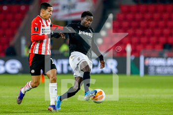 2020-11-26 - Mauro Junior of PSV, Moussa Wague of PAOK during the UEFA Europa League, Group E football match between PSV and PAOK on november 26, 2020 at Philips Stadion in Eindhoven, Netherlands - Photo Perry vd Leuvert / Orange Pictures / DPPI - PSV VS PAOK - UEFA EUROPA LEAGUE - SOCCER