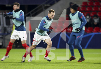 2020-12-08 - Ivan Rakitic of Sevilla FC warms up before the UEFA Champions League, Group E football match between Stade Rennais and Sevilla FC (FC Seville) on December 8, 2020 at Roazhon Park in Rennes, France - Photo Jean Catuffe / DPPI - STADE RENNAIS VS SEVILLA FC - UEFA EUROPA LEAGUE - SOCCER