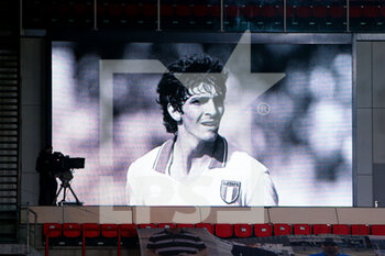 2020-12-10 - Homage to Italy former player Paolo Rossi before the UEFA Europa League, Group E football match between PSV and Omonia Nicosia on December 10, 2020 at Philips Stadion in Eindhoven, Netherlands - Photo Perry vd Leuvert / Orange Pictures / DPPI - PSV VS OMONIA NICOSIA - UEFA EUROPA LEAGUE - SOCCER