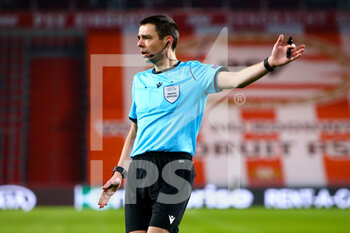 2020-12-10 - Referee Kevin Clancy during the UEFA Europa League, Group E football match between PSV and Omonia Nicosia on December 10, 2020 at Philips Stadion in Eindhoven, Netherlands - Photo Perry vd Leuvert / Orange Pictures / DPPI - PSV VS OMONIA NICOSIA - UEFA EUROPA LEAGUE - SOCCER