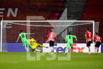 2020-12-10 - Jordi Gomez of Omonia Nicosia misses from the penalty spot during the UEFA Europa League, Group E football match between PSV and Omonia Nicosia on December 10, 2020 at Philips Stadion in Eindhoven, Netherlands - Photo Perry vd Leuvert / Orange Pictures / DPPI - PSV VS OMONIA NICOSIA - UEFA EUROPA LEAGUE - SOCCER