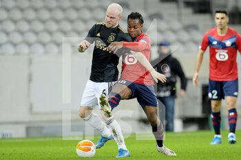 2021-02-18 - Davy Klaassen of Ajax, Renato Sanches of Lille OSC during the UEFA Europa League, round of 32, 1st leg football match between LOSC Lille and AFC Ajax on February 18, 2021 at Pierre Mauroy stadium in Villeneuve-d'Ascq near Lille, France - Photo Gerrit van Keulen / Orange Pictures / DPPI - LOSC LILLE AND AFC AJAX - UEFA EUROPA LEAGUE - SOCCER