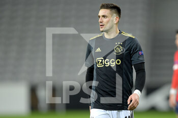 2021-02-18 - Dusan Tadic of Ajax during the UEFA Europa League, round of 32, 1st leg football match between LOSC Lille and AFC Ajax on February 18, 2021 at Pierre Mauroy stadium in Villeneuve-d'Ascq near Lille, France - Photo Gerrit van Keulen / Orange Pictures / DPPI - LOSC LILLE AND AFC AJAX - UEFA EUROPA LEAGUE - SOCCER