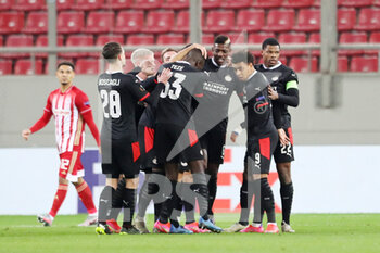 2021-02-18 - PSV players celebrate during the UEFA Europa League, round of 32, 1st leg football match between Olympiacos and PSV on February 18, 2021 at Stadio Georgios Karaiskakis in Piraeus, Greece - Photo Lato Klodian / Orange Pictures / DPPI - OLYMPIACOS AND PSV - UEFA EUROPA LEAGUE - SOCCER