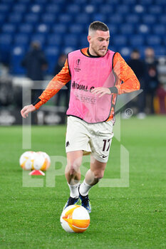 2021-04-15 - Jordan Veretout of AS Roma seen in action during the UEFA Europa League Quarter Finals football match between AS Roma and AFC Ajax at the Olimpic Stadium in Rome. - AS ROMA VS AFC AJAX - UEFA EUROPA LEAGUE - SOCCER
