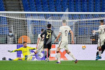 2021-04-15 - Jordan Veretout of AS Roma goal disallowed seen in action during the UEFA Europa League Quarter Finals football match between AS Roma and AFC Ajax at the Olimpic Stadium in Rome. - AS ROMA VS AFC AJAX - UEFA EUROPA LEAGUE - SOCCER