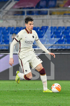 2021-04-15 - Roger Ibanez of AS Roma seen in action during the UEFA Europa League Quarter Finals football match between AS Roma and AFC Ajax at the Olimpic Stadium in Rome. - AS ROMA VS AFC AJAX - UEFA EUROPA LEAGUE - SOCCER