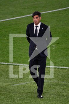 2021-05-06 - Paulo Fonseca coach of AS Roma seen in action during the UEFA Europa League Quarter Finals football match between AS Roma and Manchester United at the Olimpic Stadium in Rome. - AS ROMA VS MANCHESTER UNITED - UEFA EUROPA LEAGUE - SOCCER