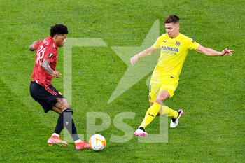 2021-05-26 - Marcus Rashford of Manchester United battles for posession with Juan Foyth of Villarreal CF during the UEFA Europa League, Final football match between Villarreal CF and Manchester United on May 26, 2021 at Stadion Energa Gdansk in Gdansk, Poland - Photo Pablo Morano / Orange Pictures / DPPI - FINAL - VILLARREAL CF VS MANCHESTER UNITED - UEFA EUROPA LEAGUE - SOCCER