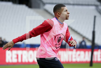 2021-05-19 - Kylian Mbappe of PSG warms up before the French Cup Final football match between AS Monaco (ASM) and Paris Saint-Germain PSG on May 19, 2021 at Stade de France in Saint-Denis near Paris, France - Photo Jean Catuffe / DPPI - FINAL - AS MONACO (ASM) VS PARIS SAINT-GERMAIN PSG - FRENCH CUP - SOCCER