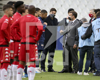 19/05/2021 - President of France Emmanuel Macron salutes the players - here Kylian Mbappe of PSG, coach of PSG Mauricio Pochettino - before the French Cup Final football match between AS Monaco (ASM) and Paris Saint-Germain PSG on May 19, 2021 at Stade de France in Saint-Denis near Paris, France - Photo Jean Catuffe / DPPI - FINAL - AS MONACO (ASM) VS PARIS SAINT-GERMAIN PSG - FRENCH CUP - CALCIO