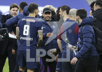 2021-05-19 - Neymar Jr of PSG celebrates the victory with teammates following the French Cup Final football match between AS Monaco (ASM) and Paris Saint-Germain PSG on May 19, 2021 at Stade de France in Saint-Denis near Paris, France - Photo Jean Catuffe / DPPI - FINAL - AS MONACO (ASM) VS PARIS SAINT-GERMAIN PSG - FRENCH CUP - SOCCER