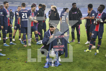 2021-05-19 - Neymar Jr of PSG celebrates the victory following the French Cup Final football match between AS Monaco (ASM) and Paris Saint-Germain PSG on May 19, 2021 at Stade de France in Saint-Denis near Paris, France - Photo Jean Catuffe / DPPI - FINAL - AS MONACO (ASM) VS PARIS SAINT-GERMAIN PSG - FRENCH CUP - SOCCER