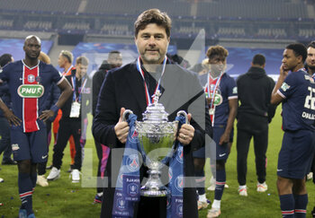 2021-05-19 - Coach of PSG Mauricio Pochettino celebrates the victory following the French Cup Final football match between AS Monaco (ASM) and Paris Saint-Germain PSG on May 19, 2021 at Stade de France in Saint-Denis near Paris, France - Photo Jean Catuffe / DPPI - FINAL - AS MONACO (ASM) VS PARIS SAINT-GERMAIN PSG - FRENCH CUP - SOCCER