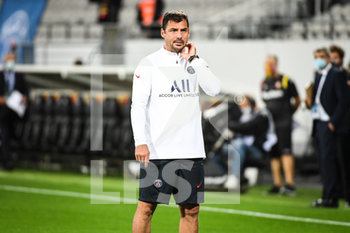 2020-09-10 - Zsolt Low during the French championship Ligue 1 football match between RC Lens and Paris Saint-Germain on September 10, 2020 at Bollaert stadium in Lens, France - Photo Matthieu Mirville / DPPI - RC LENS (RACING CLUB DE LENS) VS PARIS SAINT-GERMAIN (PSG) - FRENCH LIGUE 1 - SOCCER