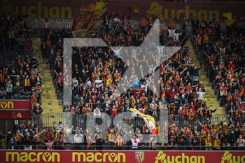2020-09-10 - Supporter of Lens during the French championship Ligue 1 football match between RC Lens and Paris Saint-Germain on September 10, 2020 at Bollaert stadium in Lens, France - Photo Matthieu Mirville / DPPI - RC LENS (RACING CLUB DE LENS) VS PARIS SAINT-GERMAIN (PSG) - FRENCH LIGUE 1 - SOCCER