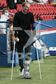 2020-09-13 - Thomas TUCHEL (PSG) with his crutches during the French championship Ligue 1 football match Uber Eats between Paris Saint-Germain and Olympique de Marseille on September 13, 2020 at Parc des Princes in Paris, France - Photo Stephane Allaman / DPPI - PARIS SAINT-GERMAIN VS OLYMPIQUE DE MARSEILLE - FRENCH LIGUE 1 - SOCCER