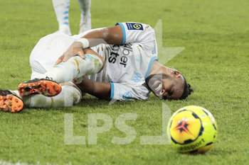 2020-09-13 - Dimitri PAYET (Olympique de Marseille) is on the floor after been hurted by Angel Di Maria (PSG) during the French championship Ligue 1 football match Uber Eats between Paris Saint-Germain and Olympique de Marseille on September 13, 2020 at Parc des Princes in Paris, France - Photo Stephane Allaman / DPPI - PARIS SAINT-GERMAIN VS OLYMPIQUE DE MARSEILLE - FRENCH LIGUE 1 - SOCCER
