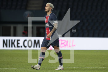 2020-09-13 - Leandro PAREDES (PSG) received a red card and left the game during the French championship Ligue 1 football match Uber Eats between Paris Saint-Germain and Olympique de Marseille on September 13, 2020 at Parc des Princes in Paris, France - Photo Stephane Allaman / DPPI - PARIS SAINT-GERMAIN VS OLYMPIQUE DE MARSEILLE - FRENCH LIGUE 1 - SOCCER