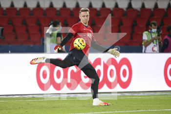 2020-09-16 - Goalkeeper of PSG Marcin Bulka during the French championship Ligue 1 football match between Paris Saint-Germain (PSG) and FC Metz on September 16, 2020 at Parc des Princes stadium in Paris, France - Photo Juan Soliz / DPPI - PARIS SAINT-GERMAIN (PSG) VS FC METZ - FRENCH LIGUE 1 - SOCCER