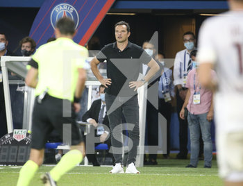 2020-09-16 - Coach of FC Metz Vincent Hognon during the French championship Ligue 1 football match between Paris Saint-Germain (PSG) and FC Metz on September 16, 2020 at Parc des Princes stadium in Paris, France - Photo Juan Soliz / DPPI - PARIS SAINT-GERMAIN (PSG) VS FC METZ - FRENCH LIGUE 1 - SOCCER