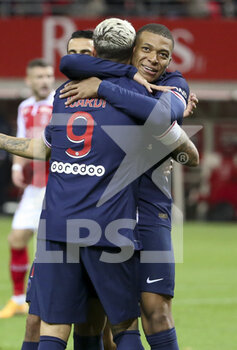 2020-09-27 - Mauro Icardi of PSG celebrates his goal with Kylian Mbappe during the French championship Ligue 1 football match between Stade de Reims and Paris Saint-Germain on September 27, 2020 at Stade Auguste Delaune in Reims, France - Photo Juan Soliz / DPPI - STADE DE REIMS VS PARIS SAINT-GERMAIN - FRENCH LIGUE 1 - SOCCER