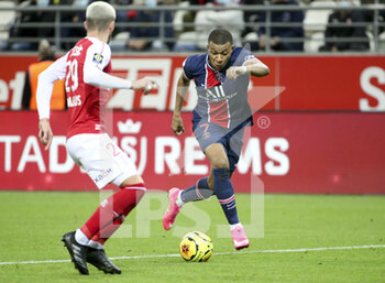 2020-09-27 - Kylian Mbappe of PSG during the French championship Ligue 1 football match between Stade de Reims and Paris Saint-Germain on September 27, 2020 at Stade Auguste Delaune in Reims, France - Photo Juan Soliz / DPPI - STADE DE REIMS VS PARIS SAINT-GERMAIN - FRENCH LIGUE 1 - SOCCER