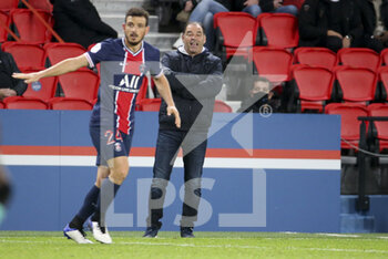 2020-10-02 - Coach of Angers Stephane Moulin during the French championship Ligue 1 football match between Paris Saint-Germain (PSG) and SCO Angers on October 2, 2020 at Parc des Princes stadium in Paris, France - Photo Jean Catuffe / DPPI - PARIS SAINT-GERMAIN VS SCO ANGERS - FRENCH LIGUE 1 - SOCCER