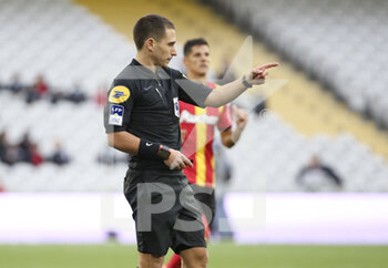 2020-10-03 - Referee Bastien Dechepy during the French championship Ligue 1 football match between RC Lens and AS Saint Etienne (ASSE) on October 3, 2020 at Stade Bollaert-Delelis formerly Stade Felix Bollaert in Lens, France - Photo Jean Catuffe / DPPI - RC LENS VS AS SAINT ETIENNE (ASSE) - FRENCH LIGUE 1 - SOCCER