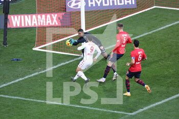 2020-12-06 - Mike Maignan goalkeeper form LOSC during the French championship Ligue 1 football match between Lille OSC and AS Monaco on December 6, 2020 at Pierre Mauroy stadium in Villeneuve-d'Ascq, France - Photo Laurent Sanson / LS Medianord / DPPI - LILLE OSC VS AS MONACO - FRENCH LIGUE 1 - SOCCER