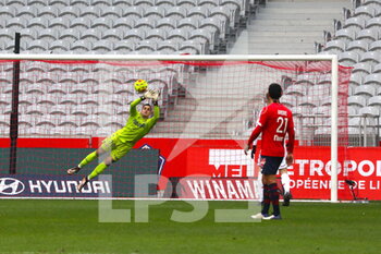 2020-12-06 - Goalkeeper AS Monaco Vito Mannone during the French championship Ligue 1 football match between Lille OSC and AS Monaco on December 6, 2020 at Pierre Mauroy stadium in Villeneuve-d'Ascq, France - Photo Laurent Sanson / LS Medianord / DPPI - LILLE OSC VS AS MONACO - FRENCH LIGUE 1 - SOCCER