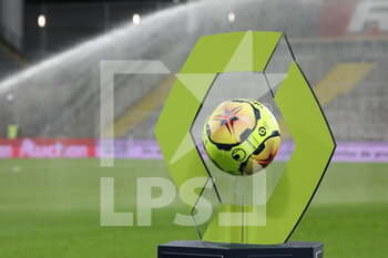 2020-12-12 - ballon officiel Ligue 1 during the French championship Ligue 1 football match between RC Lens and Montpellier HSC on December 12, 2020 at Bollaert-Delelis stadium in Lens, France - Photo Laurent Sanson / LS Medianord / DPPI - RC LENS VS MONTPELLIER HSC - FRENCH LIGUE 1 - SOCCER