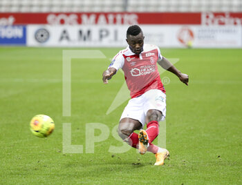 2020-12-16 - Ghislain Konan of Reims during the French championship Ligue 1 football match between Stade de Reims and FC Nantes on December 16, 2020 at Stade Auguste Delaune in Reims, France - Photo Jean Catuffe / DPPI - STADE DE REIMS VS FC NANTES - FRENCH LIGUE 1 - SOCCER