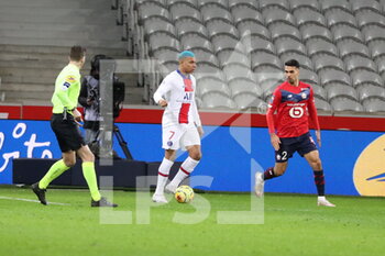 2020-12-20 - Mbappe 7 PSG ans Celik 2 Losc during the French championship Ligue 1 football match between Lille OSC and Paris Saint-Germain on December 20, 2020 at Pierre Mauroy stadium in Villeneuve-d'Ascq near Lille, France - Photo Laurent Sanson / LS Medianord / DPPI - LILLE OSC VS PARIS SAINT-GERMAIN - FRENCH LIGUE 1 - SOCCER