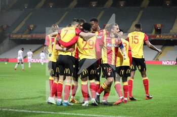 2020-12-23 - Congratulations RC Lens after goal during the French championship Ligue 1 football match between RC Lens and Stade brestois 29 on December 23, 2020 at Bollaert-Delelis stadium in Lens, France - Photo Laurent Sanson / LS Medianord / DPPI - RC LENS VS STADE BRESTOIS 29 - FRENCH LIGUE 1 - SOCCER