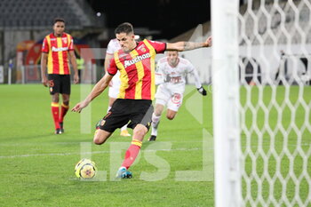 2020-12-23 - Florian Sotoca 7 shoot penalty RC Lens during the French championship Ligue 1 football match between RC Lens and Stade brestois 29 on December 23, 2020 at Bollaert-Delelis stadium in Lens, France - Photo Laurent Sanson / LS Medianord / DPPI - RC LENS VS STADE BRESTOIS 29 - FRENCH LIGUE 1 - SOCCER