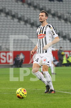 2021-01-06 - Romain Thomas 24 Angers during the French championship Ligue 1 football match between Lille OSC and Angers SCO on January 6, 2021 at Pierre Mauroy stadium in Villeneuve-d'Ascq near Lille, France - Photo Laurent Sanson / LS Medianord / DPPI - LILLE OSC VS ANGERS SCO - FRENCH LIGUE 1 - SOCCER