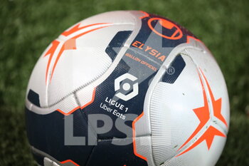 2021-01-17 - New ballon Ligue 1 during the French championship Ligue 1 football match between Lille OSC and Stade de Reims on January 17, 2021 at Pierre Mauroy stadium in Villeneuve-d'Ascq near Lille, France - Photo Laurent Sanson / LS Medianord / DPPI - LILLE OSC AND STADE DE REIMS - FRENCH LIGUE 1 - SOCCER