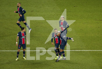 2021-01-22 - Kylian Mbappe of PSG celebrates his first goal with Neymar Jr of PSG kissing the top of his head during the French championship Ligue 1 football match between Paris Saint-Germain (PSG) and Montpellier HSC (MHSC) on January 22, 2021 at Parc des Princes stadium in Paris, France - Photo Jean Catuffe / DPPI - PARIS SAINT-GERMAIN (PSG) AND MONTPELLIER HSC (MHSC) - FRENCH LIGUE 1 - SOCCER