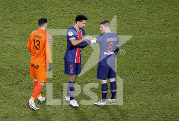 2021-01-22 - Marquinhos of PSG gives the captain armband to Marco Verratti when he leaves the pitch with an injury during the French championship Ligue 1 football match between Paris Saint-Germain (PSG) and Montpellier HSC (MHSC) on January 22, 2021 at Parc des Princes stadium in Paris, France - Photo Jean Catuffe / DPPI - PARIS SAINT-GERMAIN (PSG) AND MONTPELLIER HSC (MHSC) - FRENCH LIGUE 1 - SOCCER